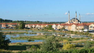 découvrez les travaux de transformation d'une maison en mosquée à cugnaux, près de toulouse. un projet enrichissant visant à renforcer la communauté locale et promouvoir la diversité culturelle.